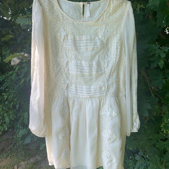 Free People Dresses & Skirts - Free People Cream Embroidered Romantic Dress Small